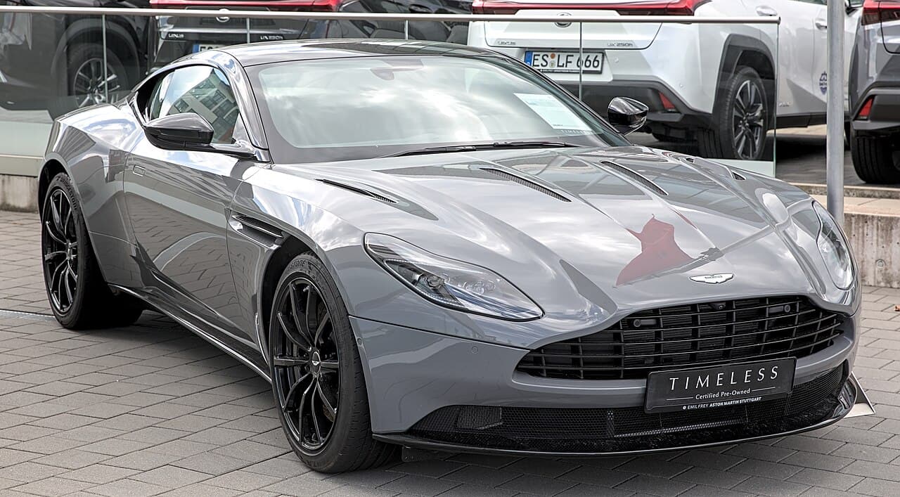 Aston Martin DB11 AMR